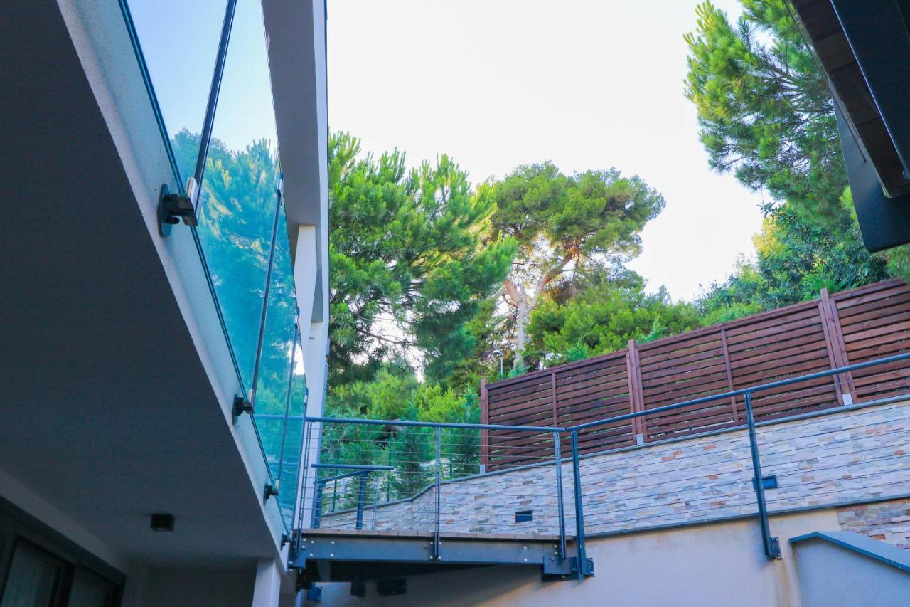 H11 Luxury 12B Porto - Piscina - Jacuzzi Apartment Santo Stefano al Mare Exterior photo