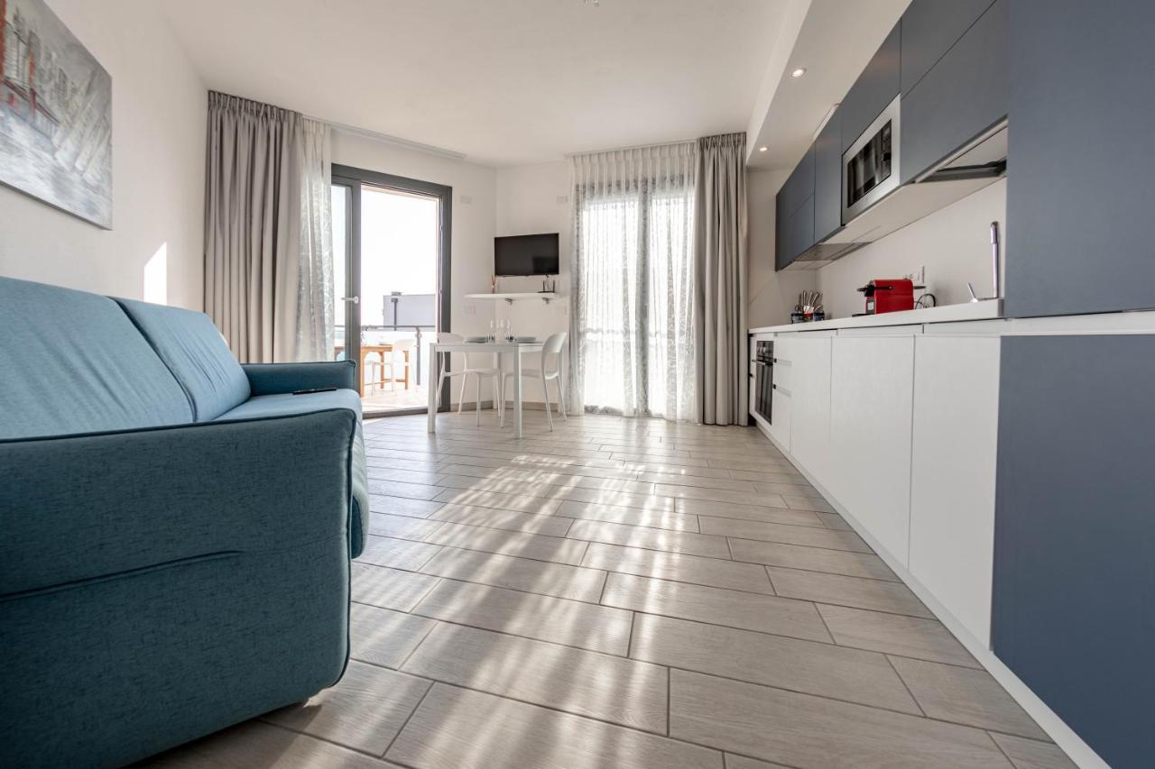 H11 Luxury 12B Porto - Piscina - Jacuzzi Apartment Santo Stefano al Mare Exterior photo